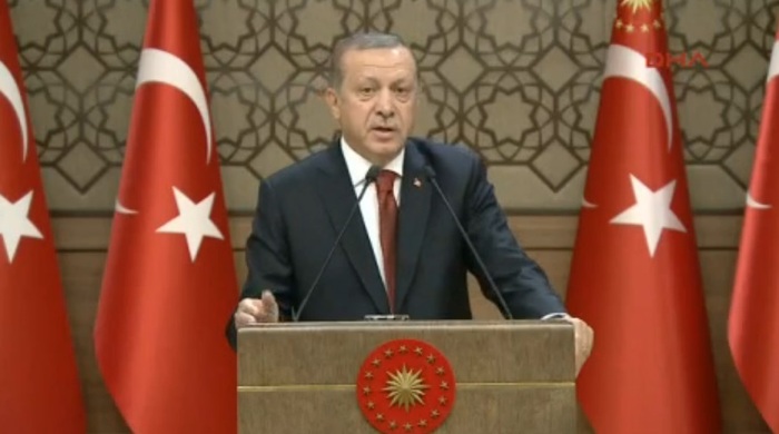 ''Mağduriyet edebiyatı yapanlar ihanet içinde!''