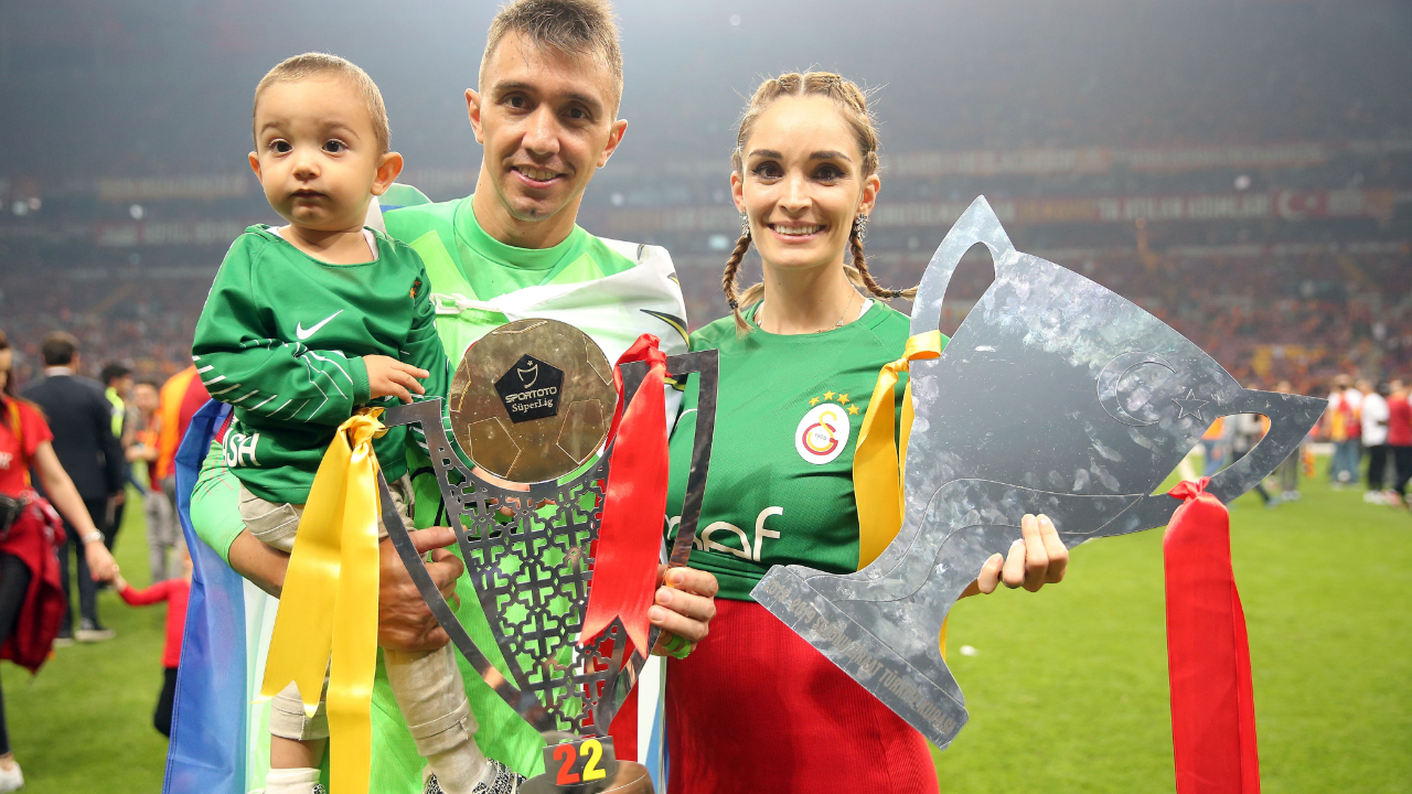 Fernando Muslera tarihe geçti!