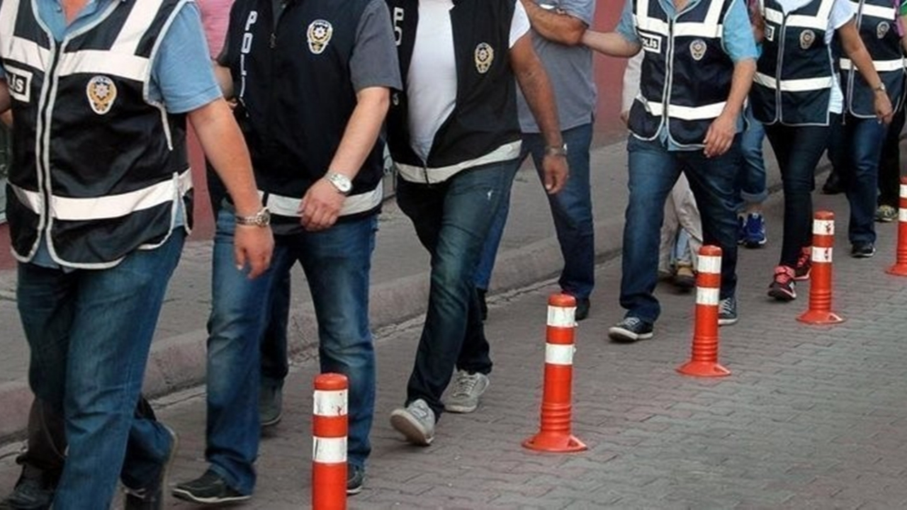 Kayseri'de uyuşturucu baskını 10 kişi gözaltına alındı