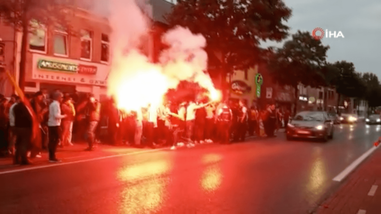 Belçika’da Galatasaray taraftarları sokağa döküldü!
