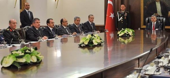 FETÖ'den Beşir Atalay'ın cebine not, MGK toplantısına mikrofon!