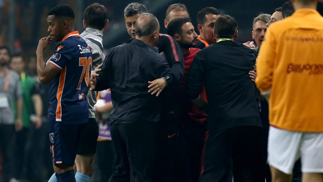 "Fatih Terim bana tokat attı"