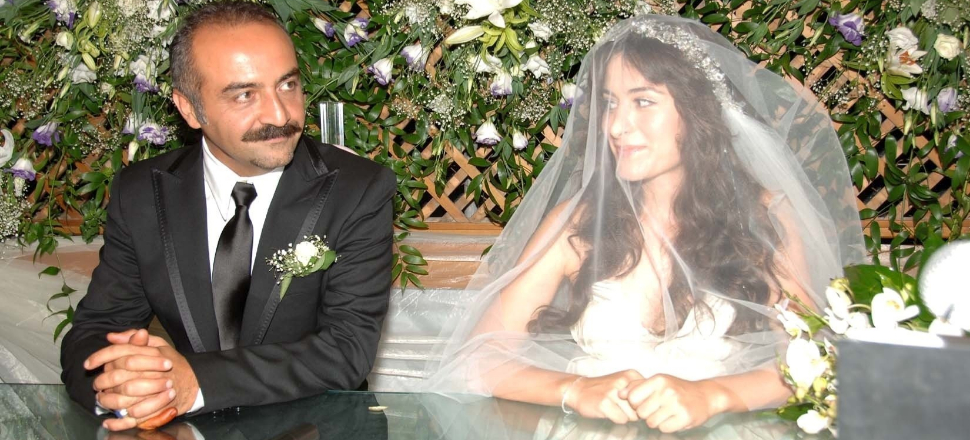 Belçim Bilgin'den eski eşe öpücük!