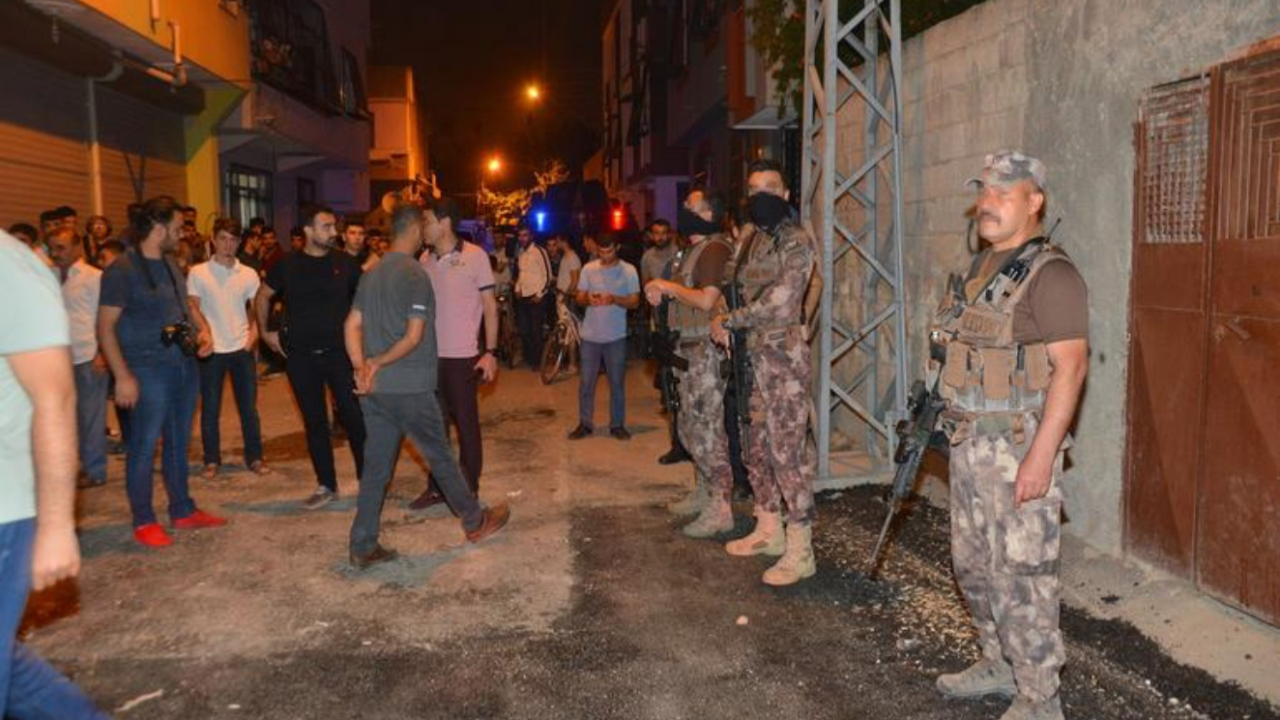Adana'da iki aile arasında büyük kavga!