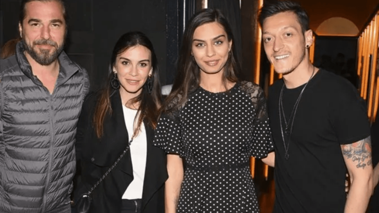Mesut Özil'e çok özel bir düğün hediyesi!
