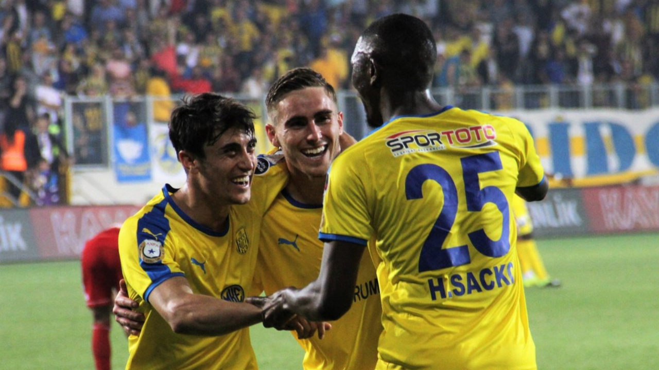 Ankaragücü ligde kalmayı garantiledi!
