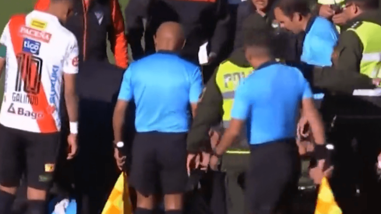 Bolivya'da bir hakem sahada öldü!