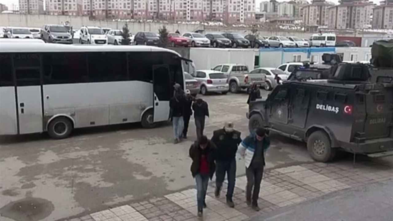 Van’da terör baskını: 18 gözaltı