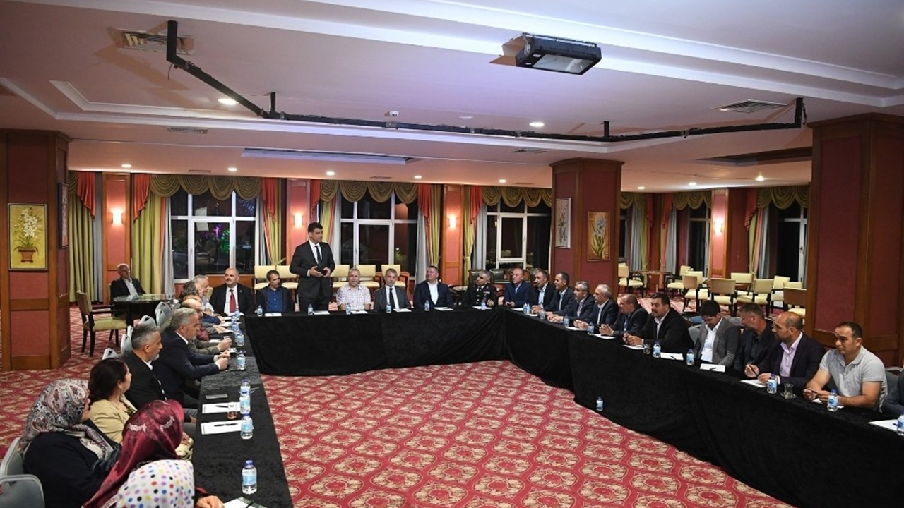 Kocaeli'de Başkan Mustafa Kocaman muhtarlarla oruç açtı