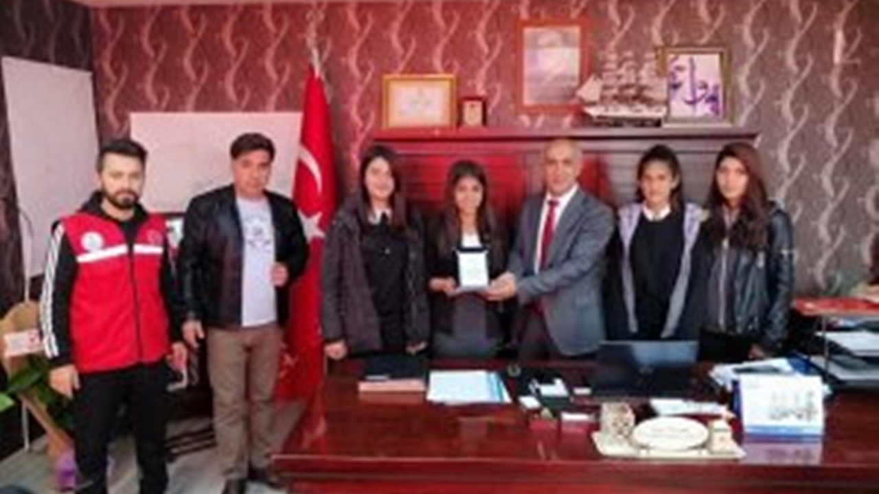 Van'da gençlerden Başkan Şefik Ensari’ye ziyaret