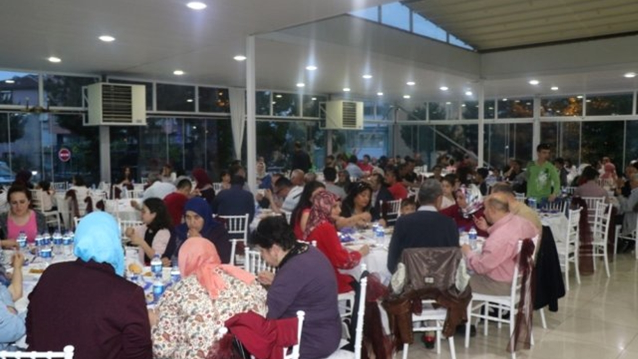 Karabük'te Başkan Elif Köse, şehit aileleri ve gaziler ile iftarda buluştu