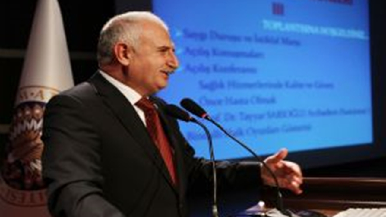 Erzurum'da Prof. Dr. Murat Küçükuğurlu Erzurum’un camilerini anlattı