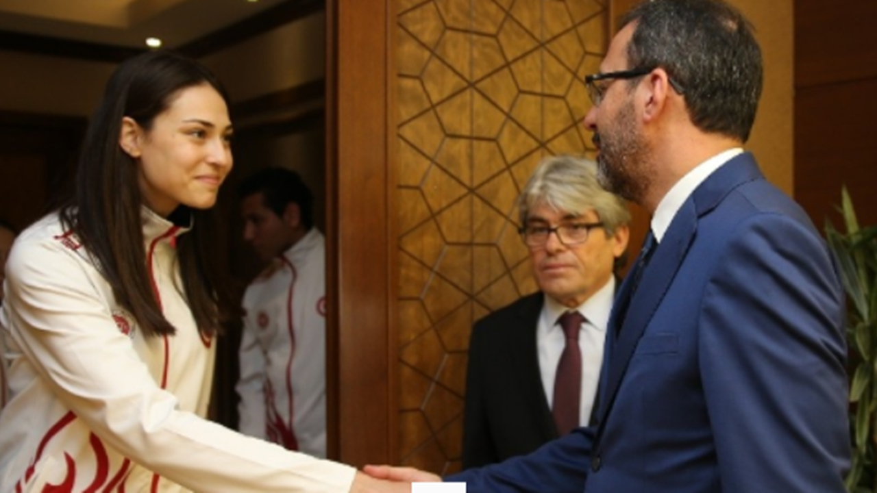 Ankara'da Bakan Mehmet Muharrem Kasapoğlu milli tekvandocuları ağırladı