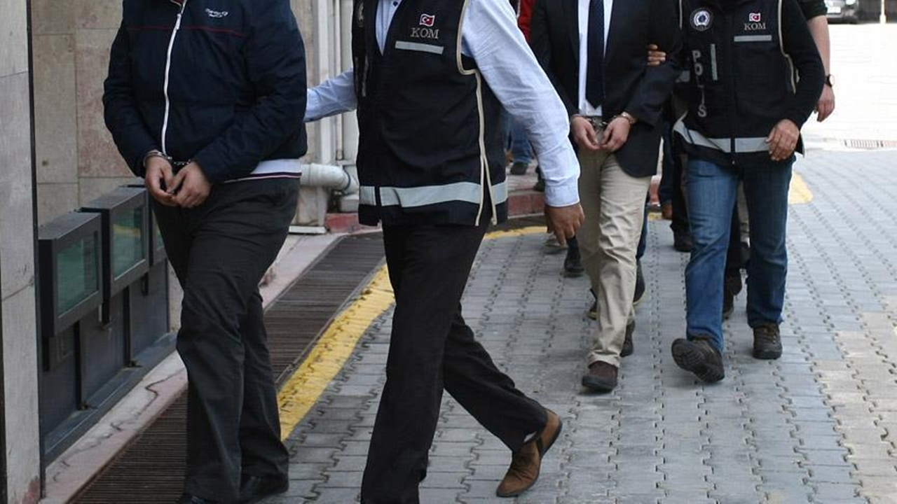 Elazığ'da toplantı halindeki FETÖ'cülere baskın...