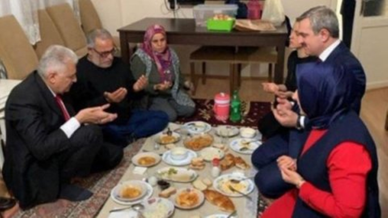 İstanbul'da Binali Yıldırımdan gazetecilere "yer sofrası" yanıtı