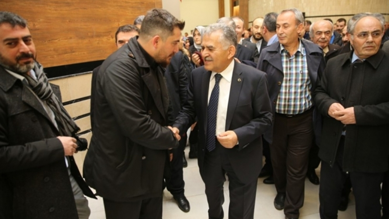 Kayseri'de Başkan Memduh Büyükkılıç, damla gönülleri ile birlikte