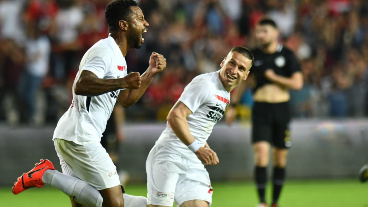 Gazişehir final kapısını araladı!