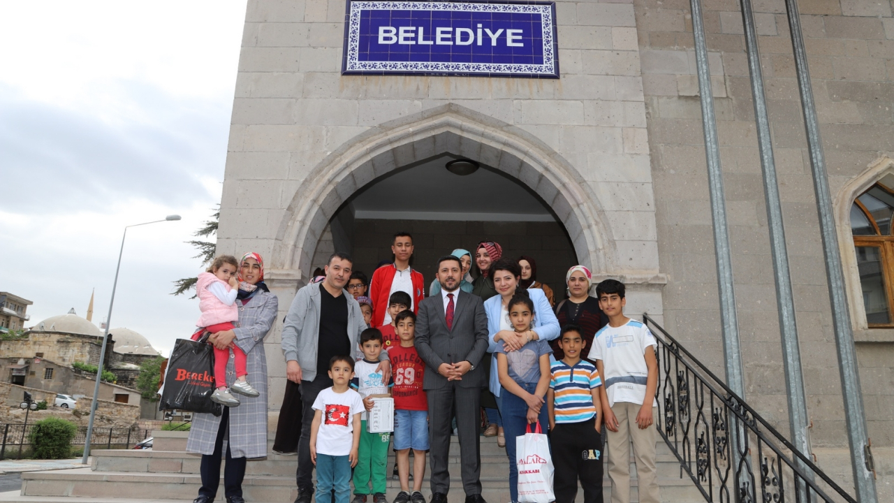 Nevşehir Belediye Başkanı Rasim Arı’nın çocuk sevgisi