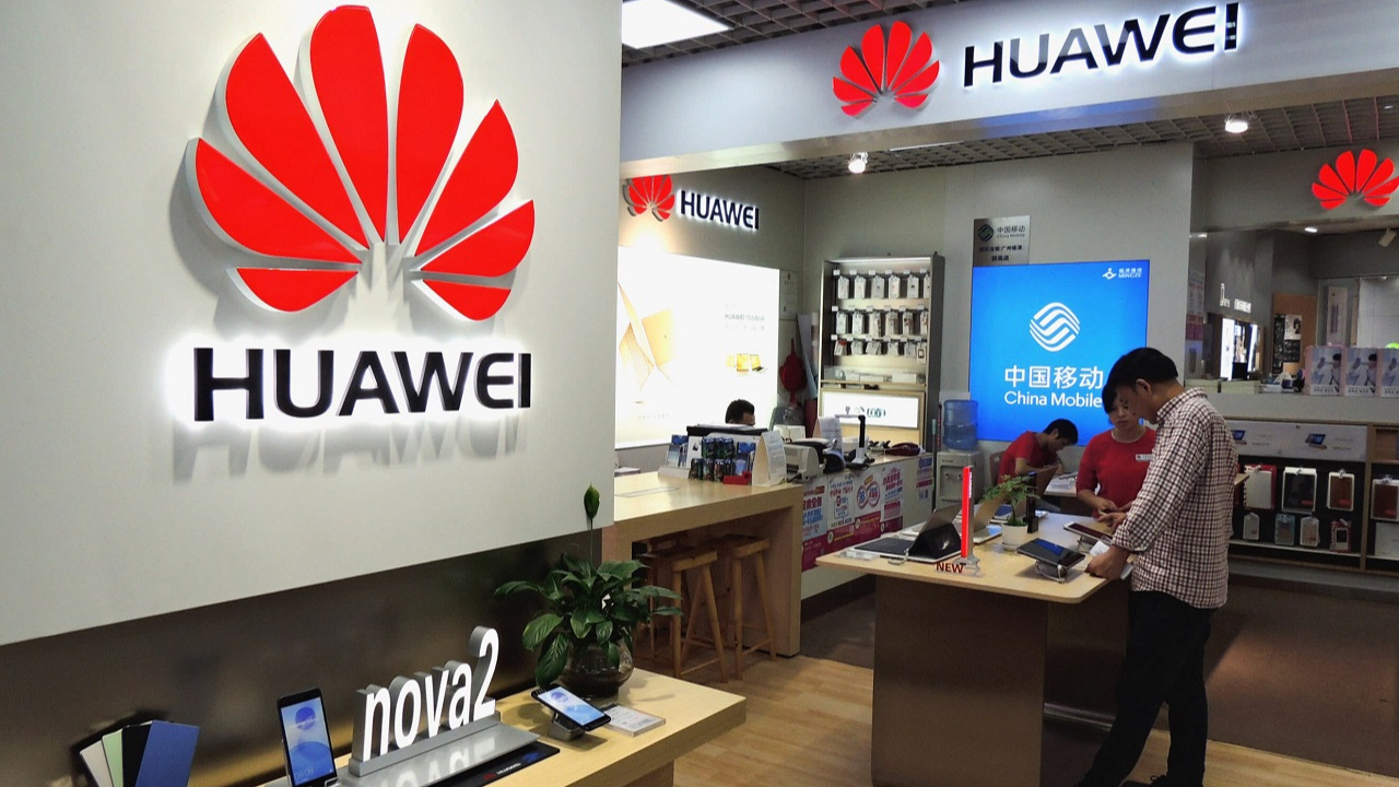 Çinli Huawei dünya devlerine rest çekti!
