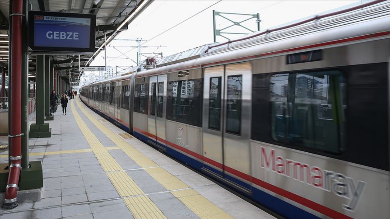 Banliyö treni İstanbul nüfusunun 1,5 katını taşıdı