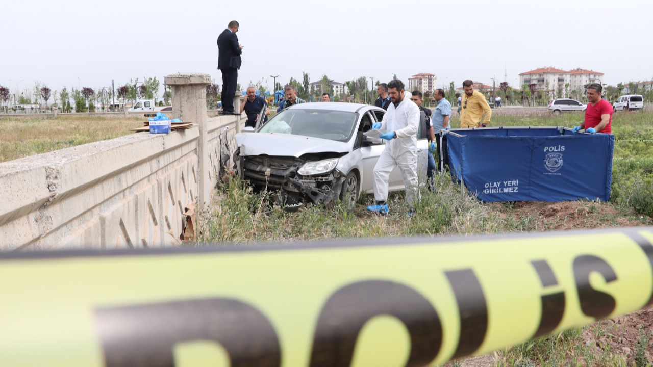 17 yaşındaki genç otomobilde korkunç halde bulundu