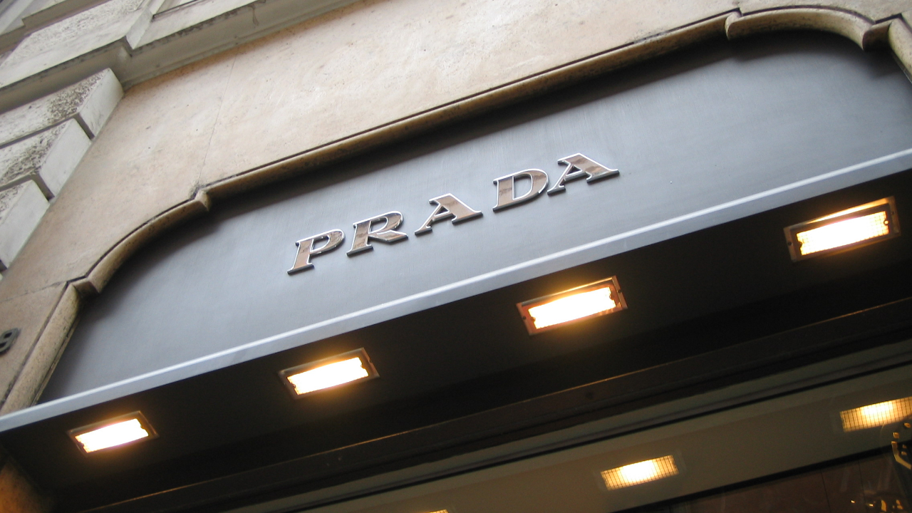 İtalyan moda devi Prada'dan önemli karar!