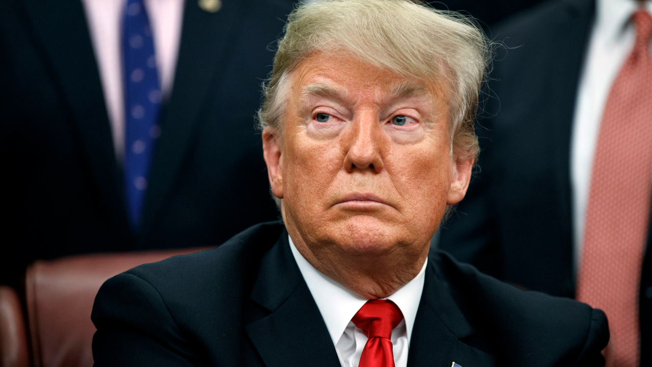 Trump, Huawei'i 'tehlikeli' olarak tanımladı!