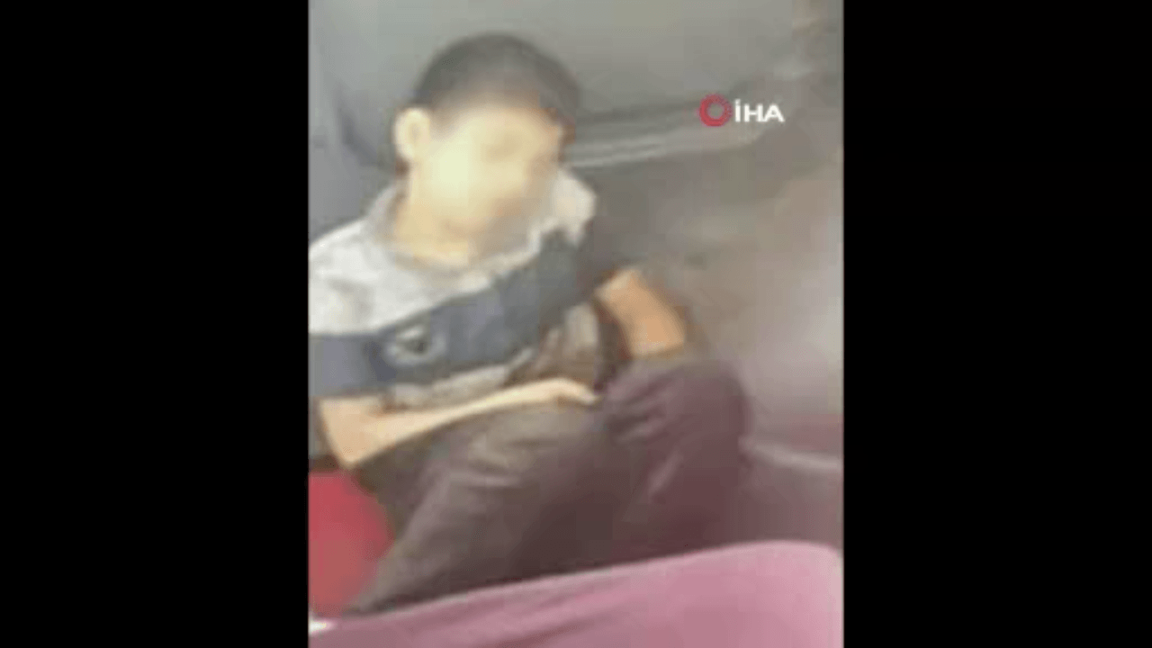 Üzeri kirli diye minibüste koltuğa oturtulmayan çocuk konuştu!