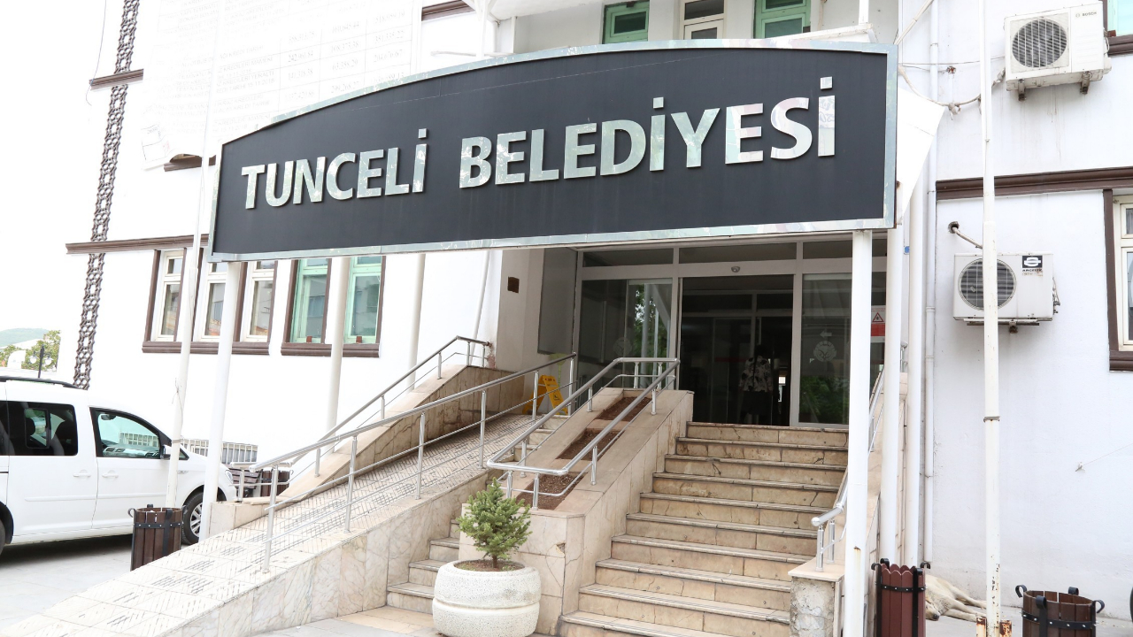 Komünist Başkan Maçoğlu'na mahkemeden kötü haber!