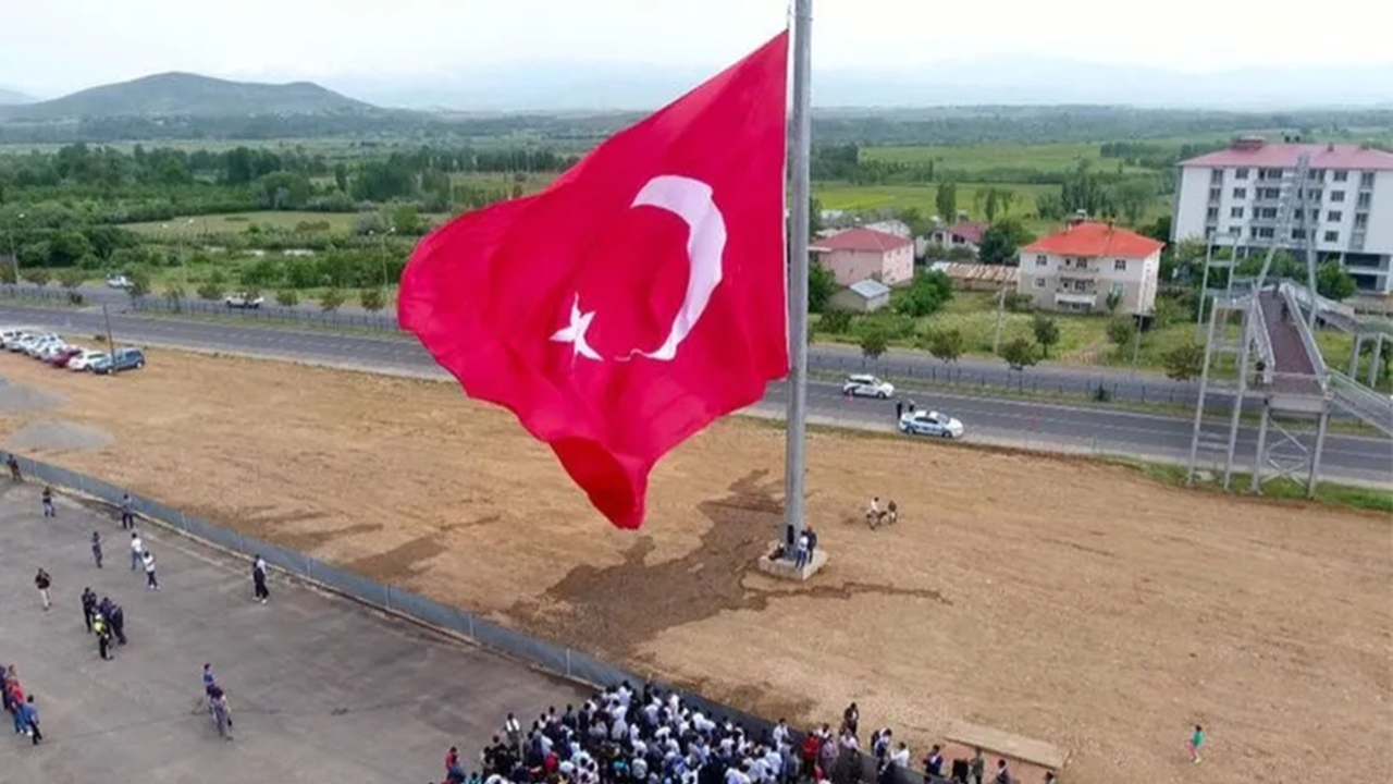 Bingöl'de şehit edilen 33 asker anıldı!