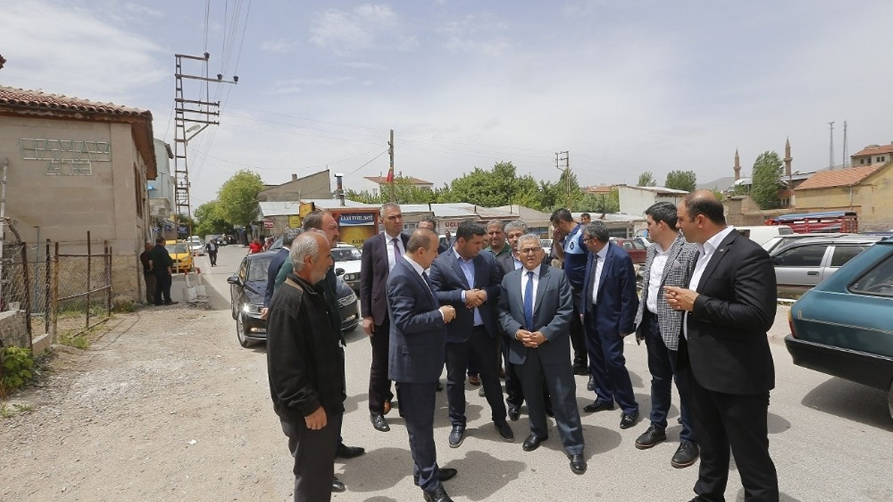 Kayseri'de Başkan Memduh Büyükkılıç İki İlçeyi ziyaret etti