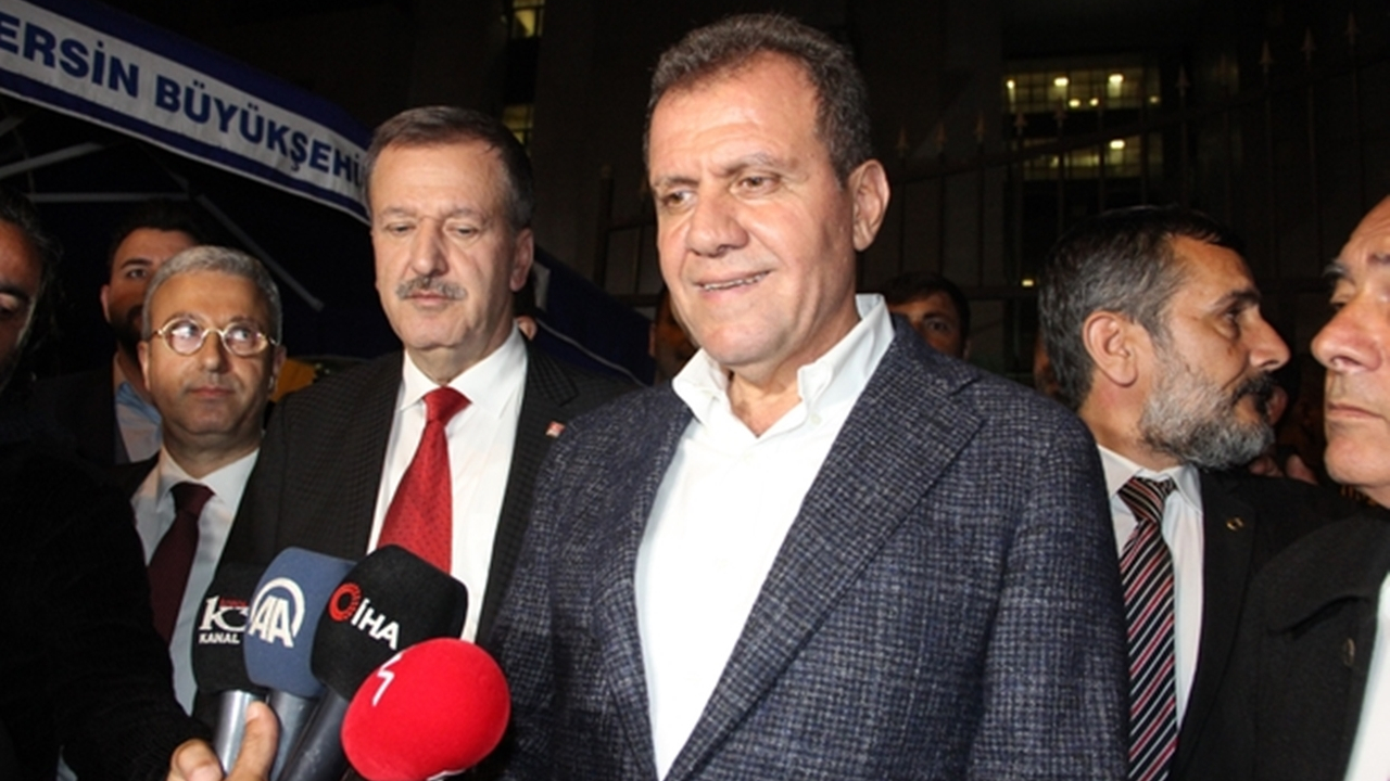 Mersin'de Vahap Seçer: "Belediyenin kaynaklarını halk için harcaması güzel"