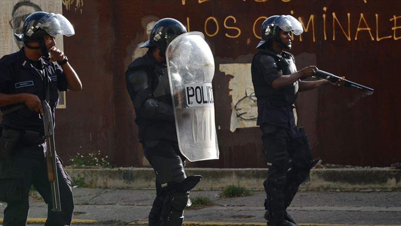 Venezuela'da tansiyon yükseliyor! Çok sayıda ölü var!