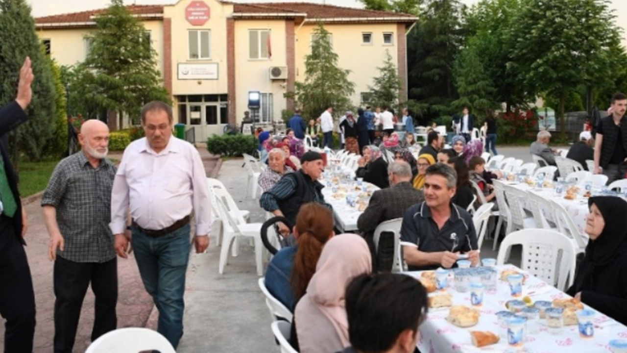Kocaeli'de Başkan Mustafa Kocaman, “İyi günde kötü günde beraberiz”
