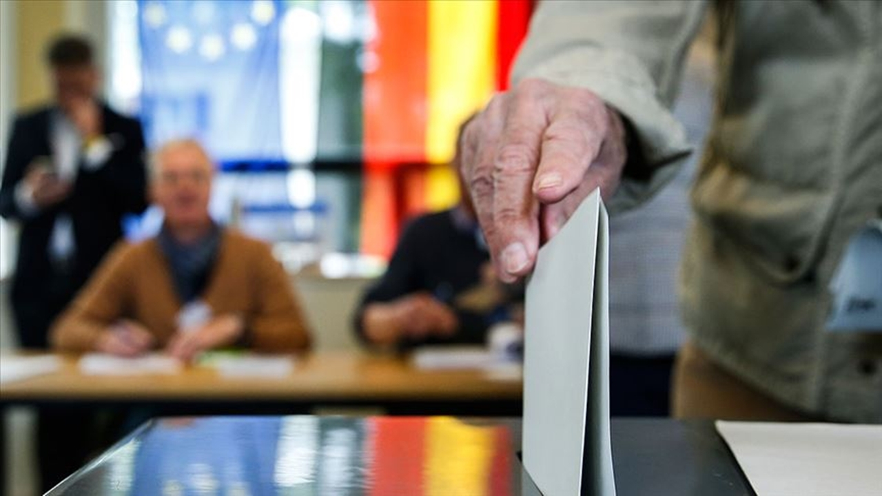 Yeşiller Partisi birinci, aşırı sağ yükseliyor!