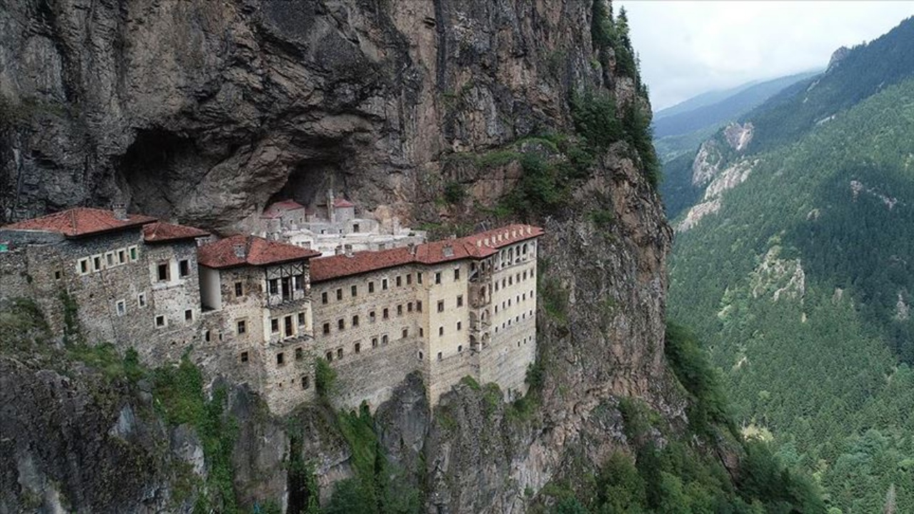 Sümela Manastırı 4 yılın ardından ziyarete açıldı!