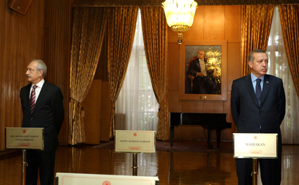 Markar Esayan açık açık yazdı: Siyasetin merkezi Erdoğan