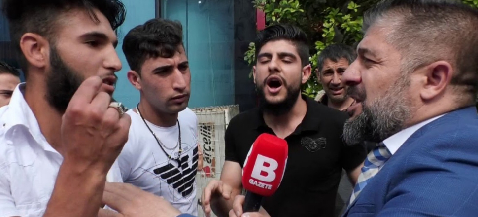 'Kafa keseceğim' diyen Suriyeliye gözaltı!