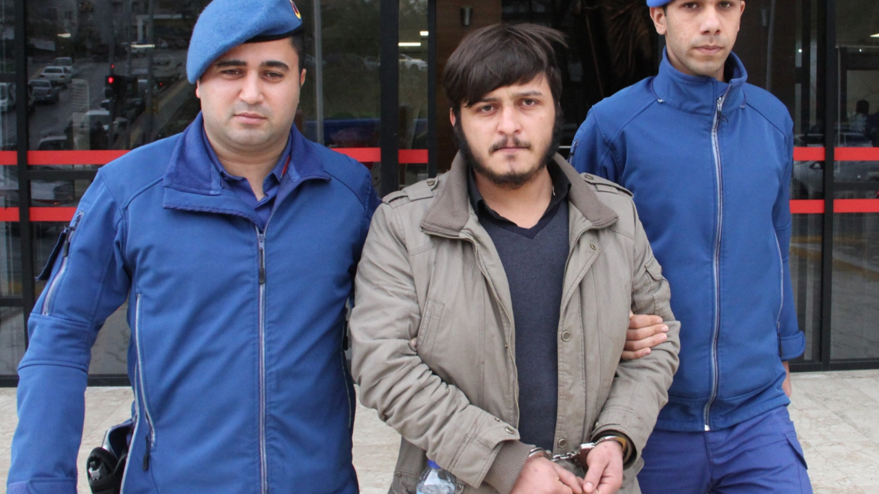 "Sarhoş kafa ile eşime temas ediyorsun..."