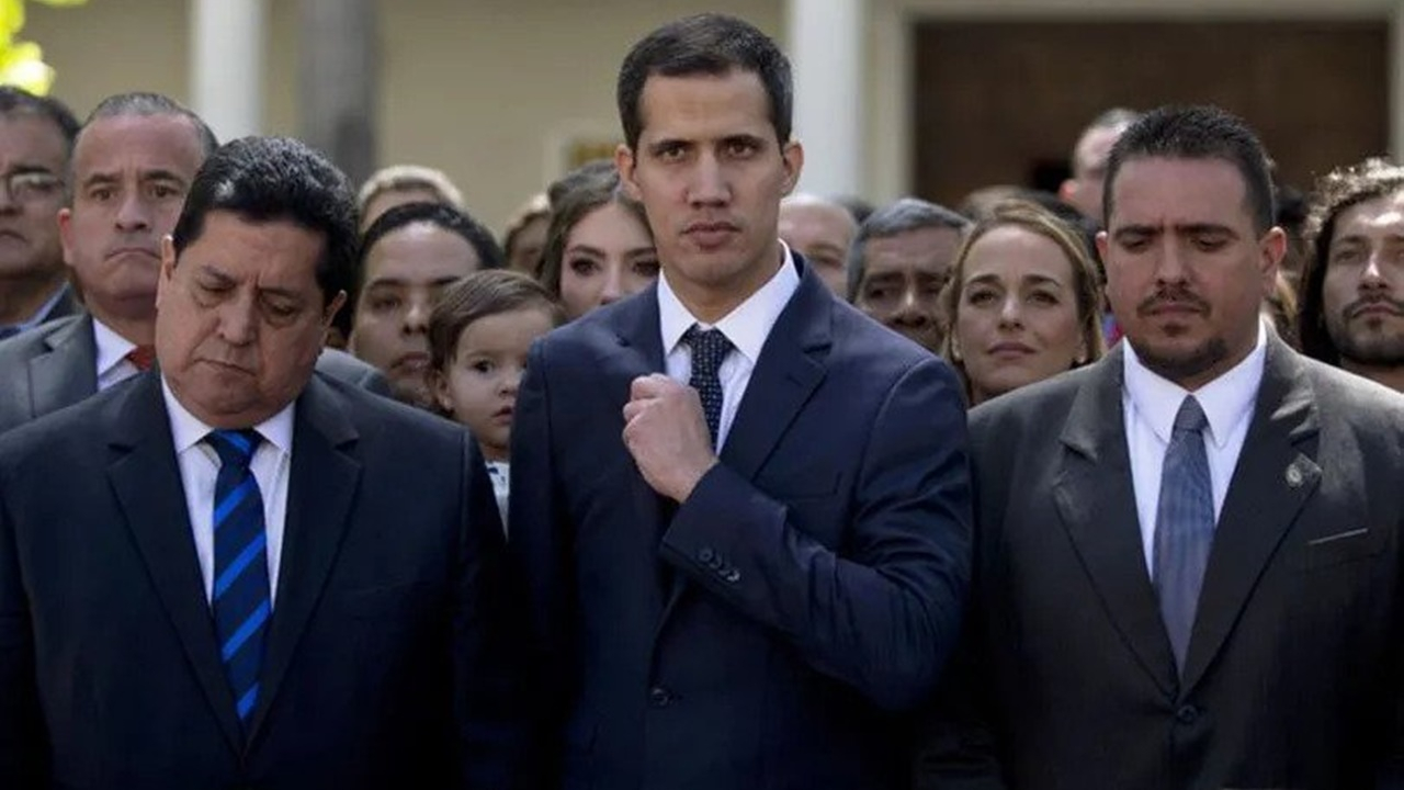 Guaido, hükümetle müzakere ettiğini açıkladı!