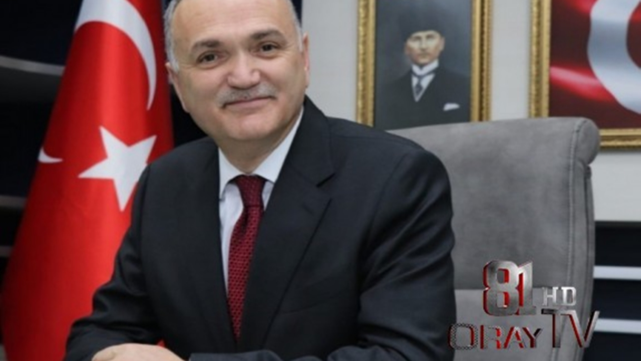Düzce'de Başkan Faruk Özlü’den 27 Mayıs mesajı