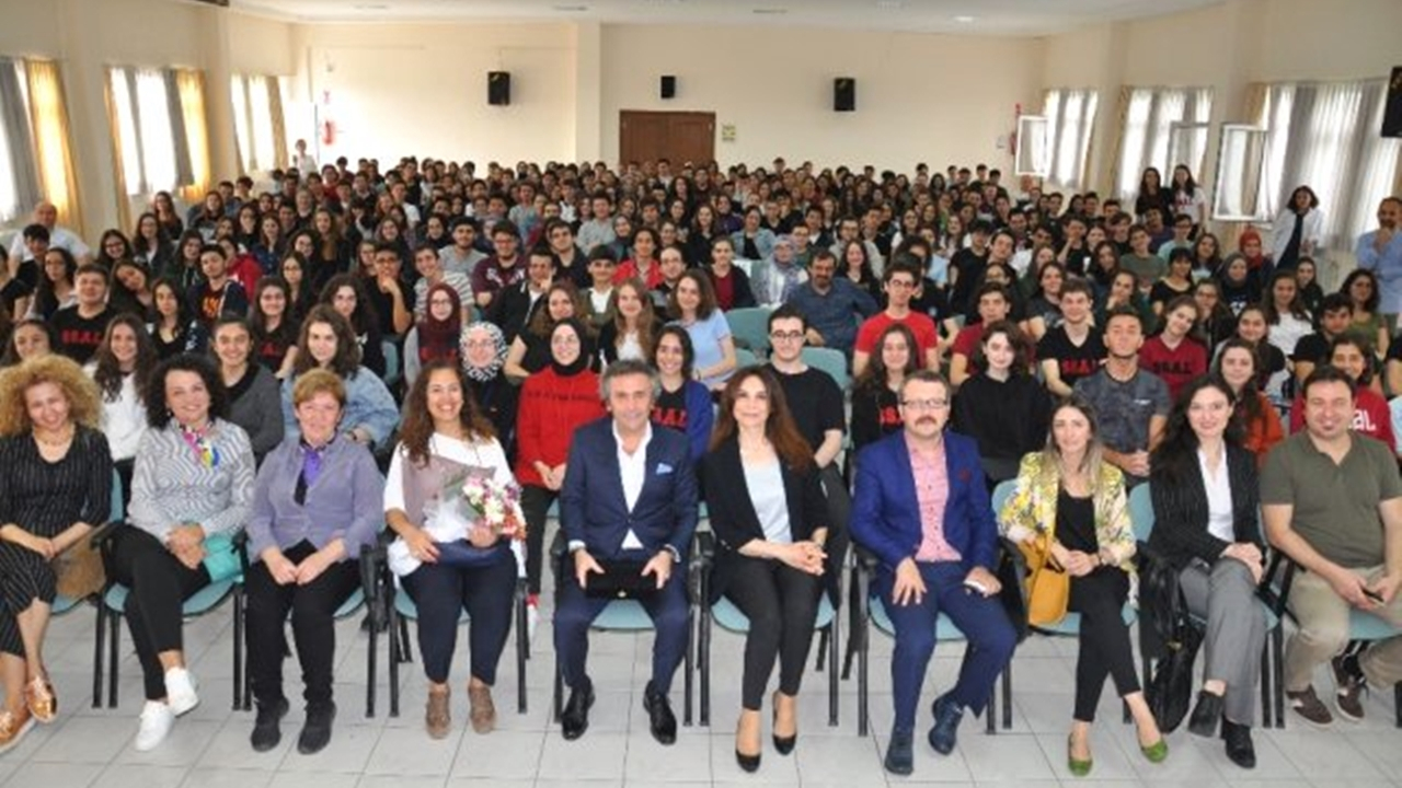 Bursa'da Şenol Şankaya öğrencilerle bir araya geldi