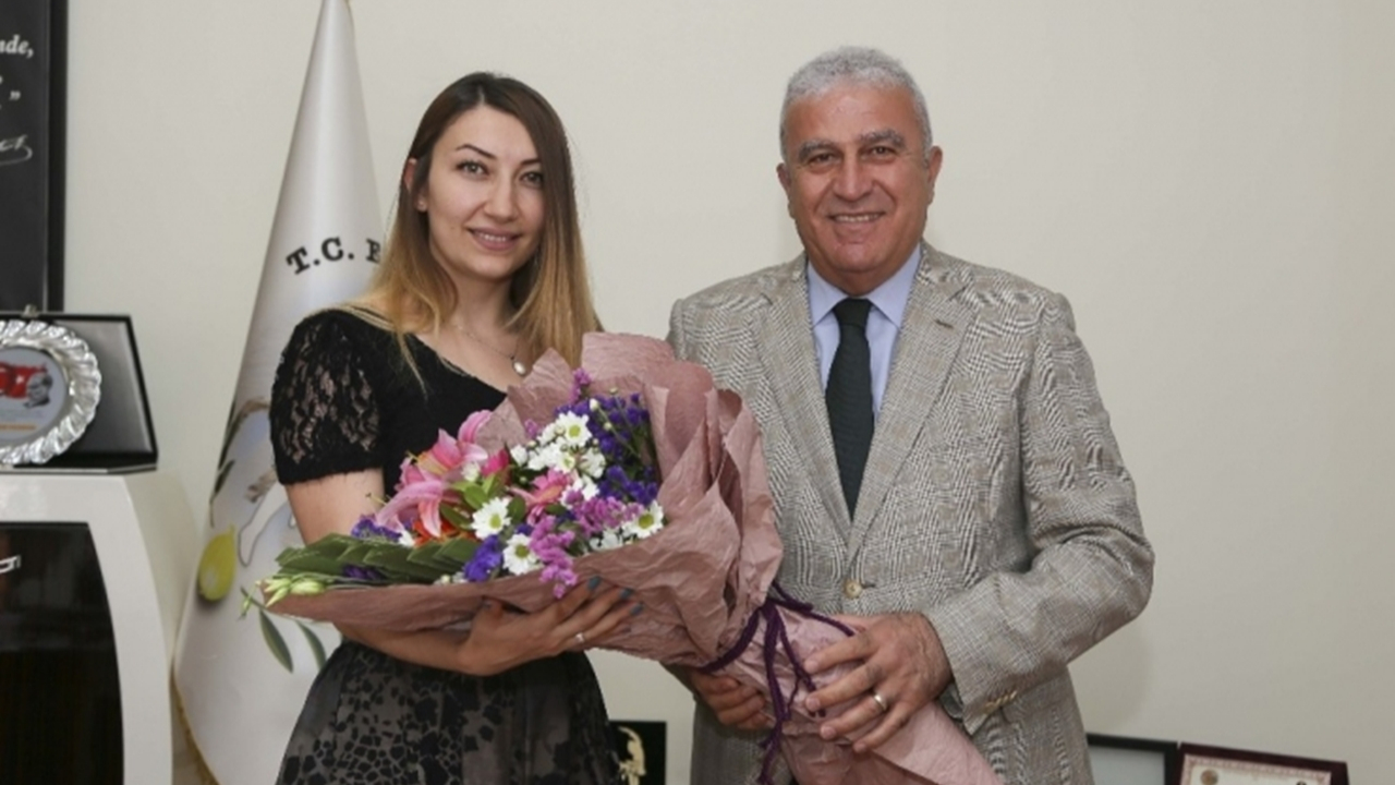 Aydın'da Başkan M. Fatih Atay’dan örnek davranışa plaket