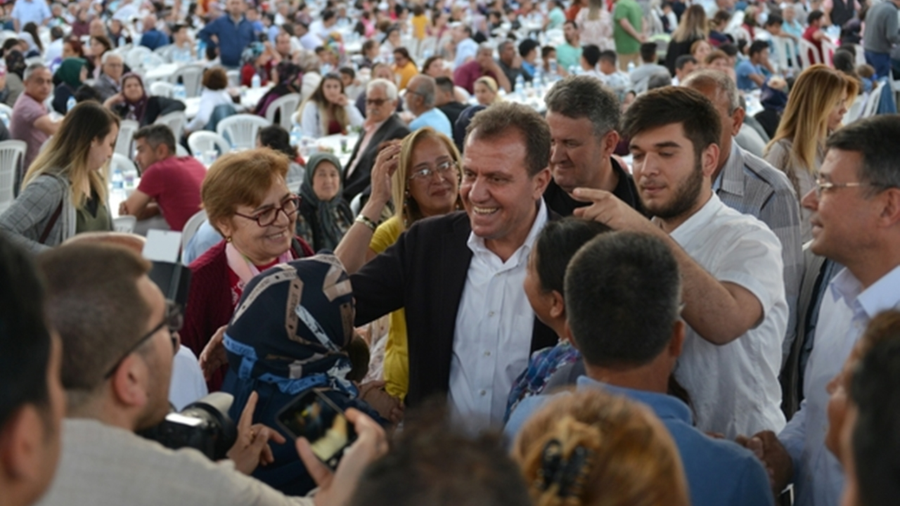 Mersin'de Vahap Seçer, Anamur halkı ile iftarda buluştu