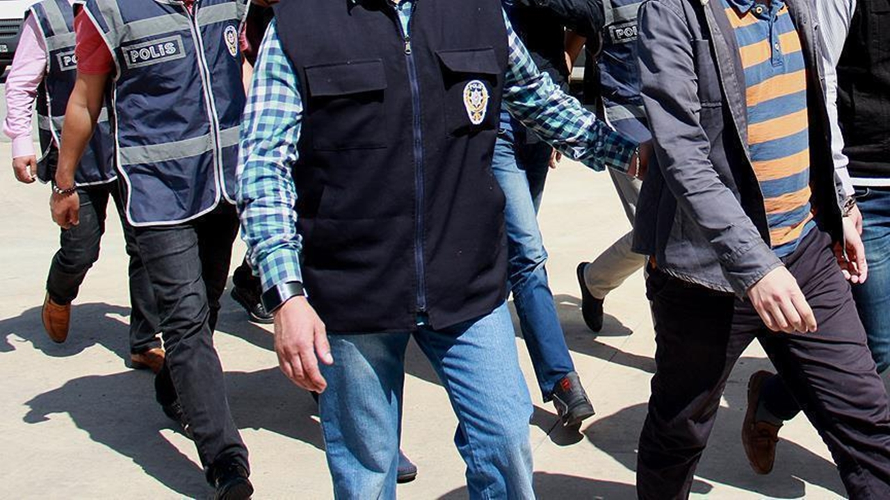 FETÖ soruşturmasında 17 askere tutuklama...
