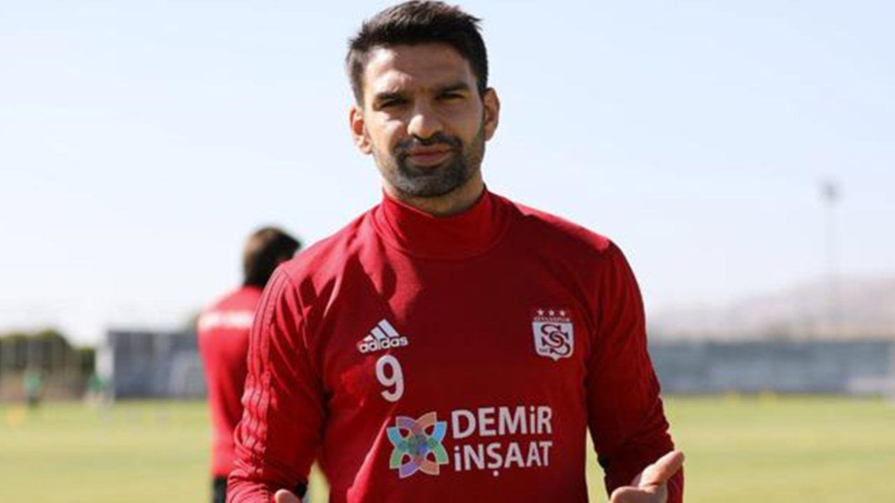 Sivassporlu Muhammet Demir, Başakşehir'le anlaştı!