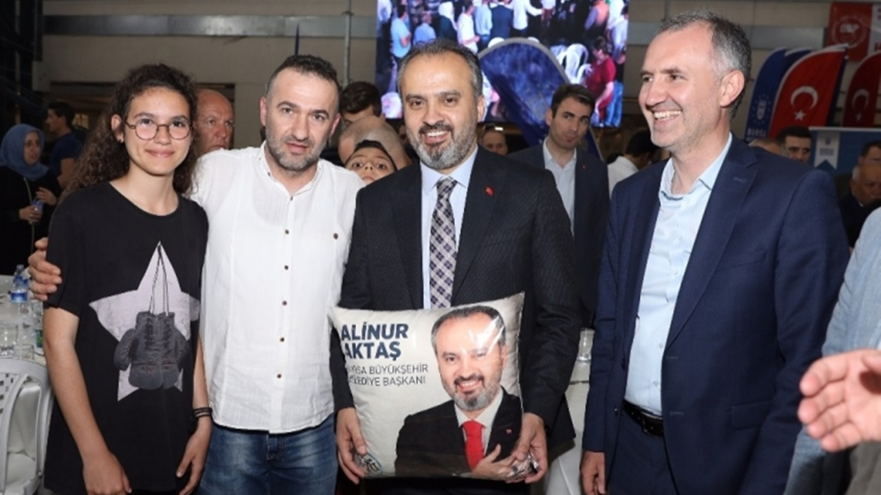 Bursa'da Başkan Alinur Aktaş’ın İnegöl’de iftar sevinci