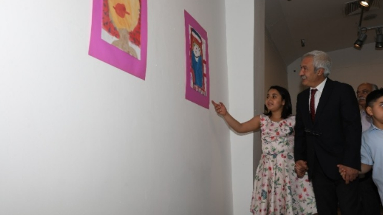 Diyarbakır'da Adnan Selçuk Mızraklı, sanat galerisini yeniden hizmete açtı