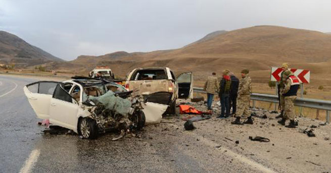 Van-Hakkari karayolunda facia: 5 ölü