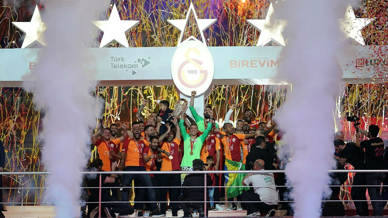 Galatasaray'dan rakiplerine büyük fark!
